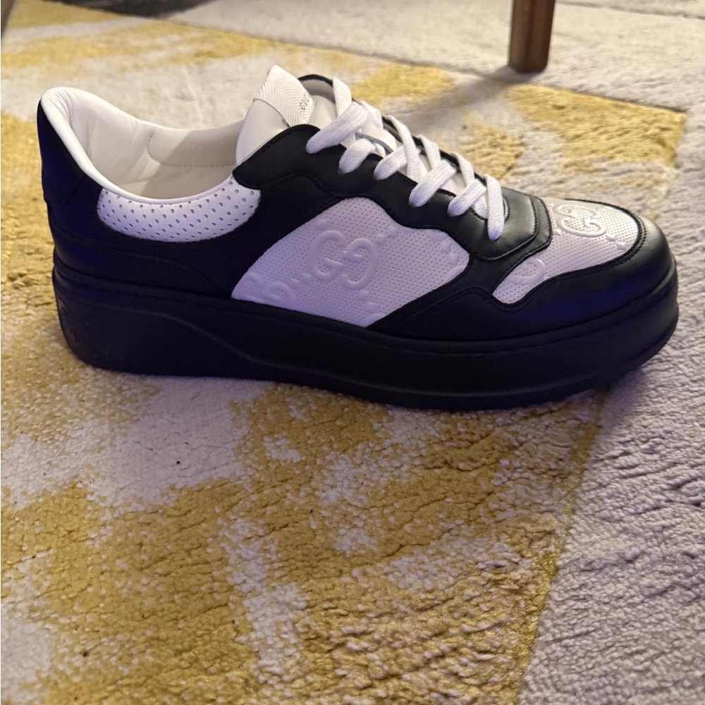 Men's Black and White Sneakers - Picture 4 of 4